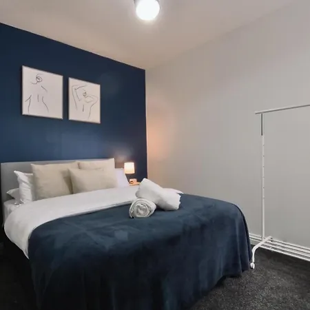 Spacious Central 3Br Flat For Groups Visiting Birmingham With Keyless Check-In, Free Wifi And Parking Exterior photo
