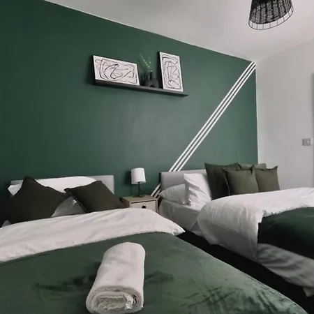 Spacious Central 3Br Flat For Groups Visiting Birmingham With Keyless Check-In, Free Wifi And Parking Exterior photo