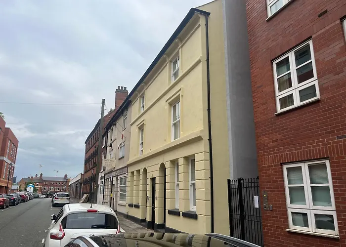 Spacious Central 3Br Flat For Groups Visiting Birmingham With Keyless Check-In, Free Wifi And Parking