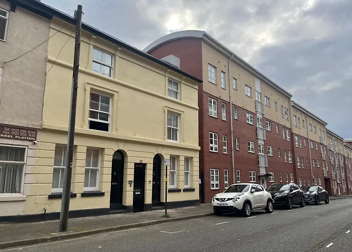 Spacious Central 3Br Flat For Groups Visiting Birmingham With Keyless Check-In, Free Wifi And Parking