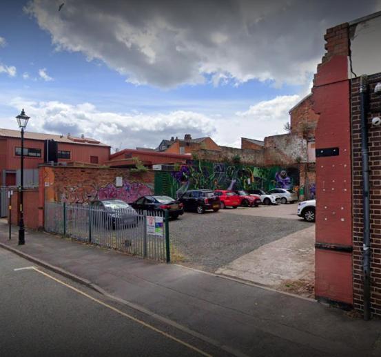 Spacious 3br Flat For Groups Visiting With Keyless Check-in, Free Wifi And Parking Apartment *
